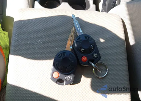 2011 Ford Escape Xlt from USA, damaged, VIN 1FMCU0DG5BKB19058